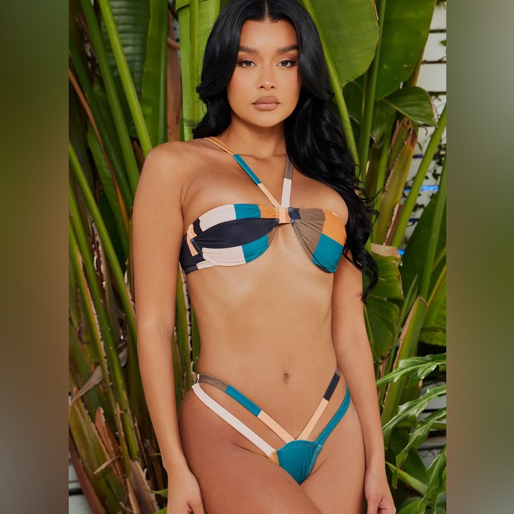 FASHION NOVA ISLAND GAL COLOR BLOCK BIKINI SIZE MEDIUM NWT SOLD OUT